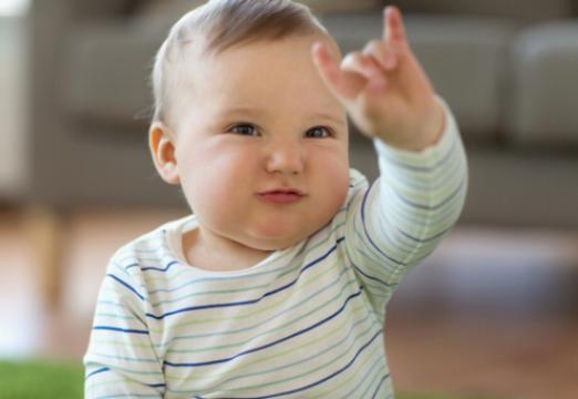 Os benefícios cognitivos da linguagem gestual para bebês para o desenvolvimento do cérebro do bebê