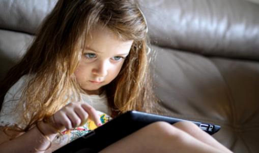 O papel dos eBooks interativos no estímulo ao desenvolvimento sensorial