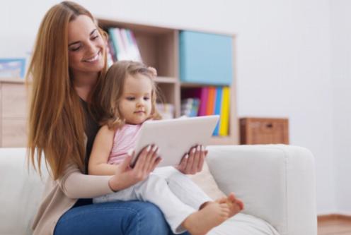 Usando música e áudio para acalmar seu bebê irritado